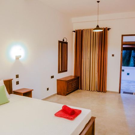 Sweet Emotion Hotel Mirissa Exterior photo