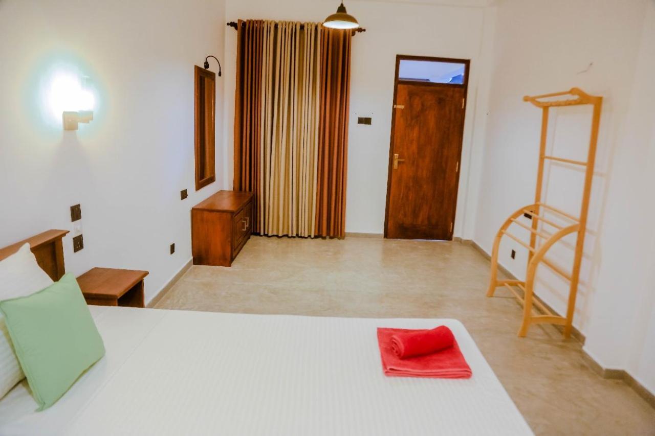 Sweet Emotion Hotel Mirissa Exterior photo