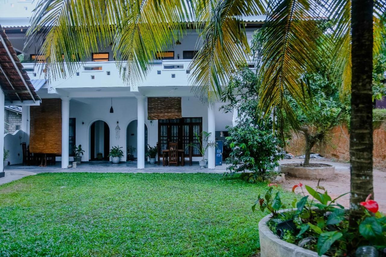 Sweet Emotion Hotel Mirissa Exterior photo