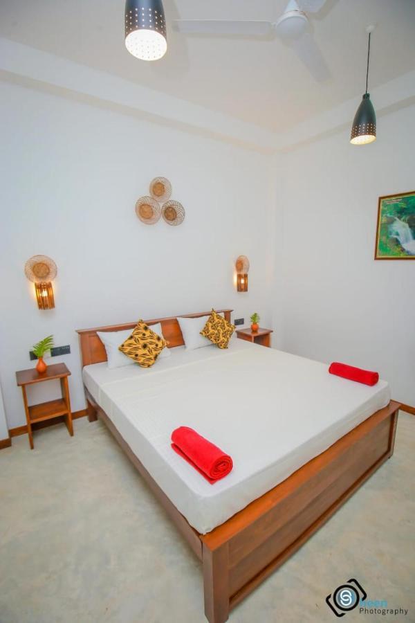Sweet Emotion Hotel Mirissa Exterior photo